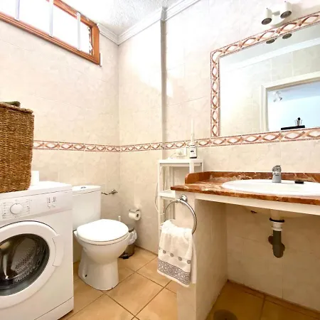 One Bedroom Parque Cattleya In *