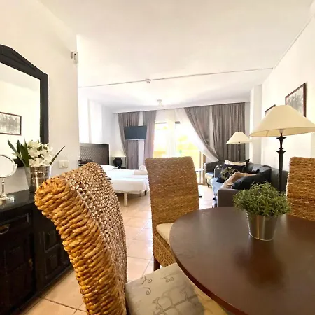 One Bedroom Parque Cattleya In Lägenhet *