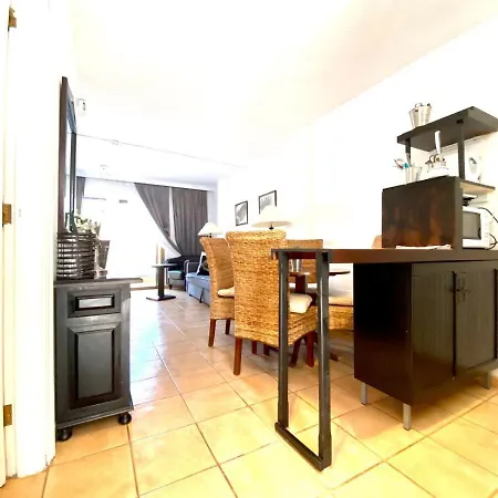 One Bedroom Parque Cattleya In *